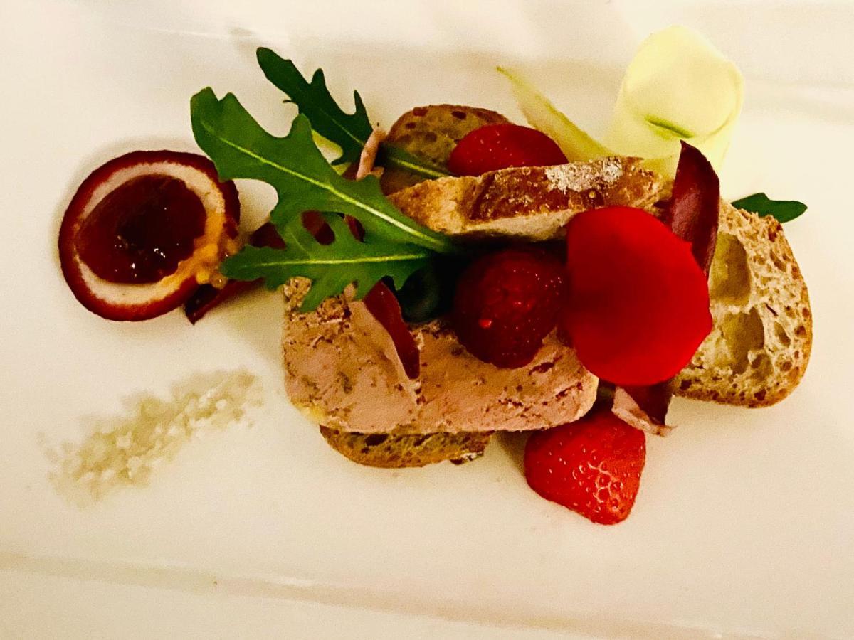 Le Cheval Blanc Hotel Jargeau Ngoại thất bức ảnh